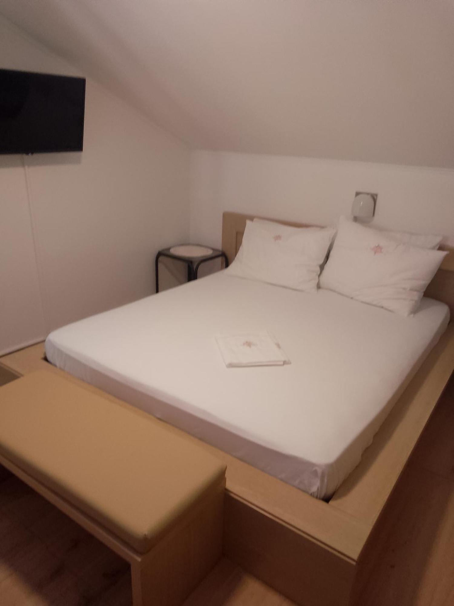 Rab-Centar Hotel ราบ ภายนอก รูปภาพ